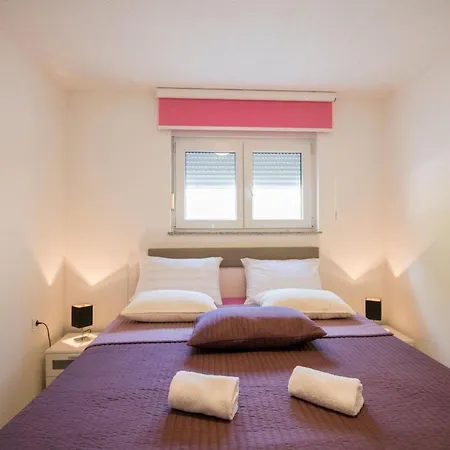 Mia 2 - Six Bedroom With Private Pool Vila *