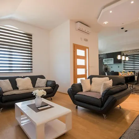 Mia 2 - Six Bedroom With Private Pool Vila Krivodol