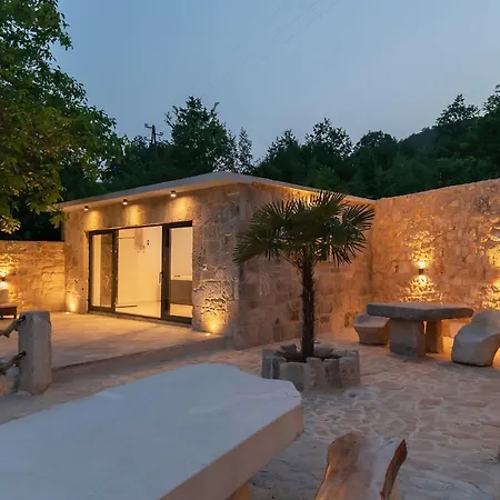 Mia 2 - Six Bedroom With Private Pool *