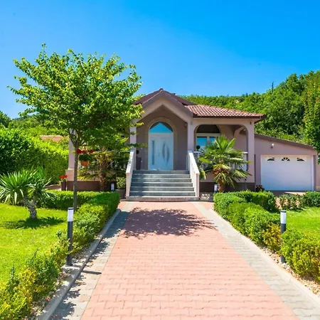 Mia 2 - Six Bedroom With Private Pool Krivodol