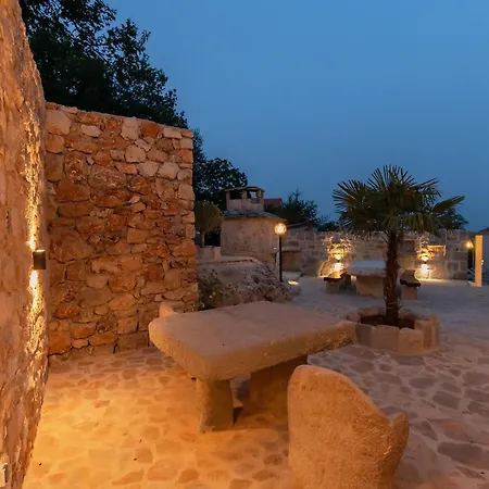Vila Mia 2 - Six Bedroom With Private Pool *