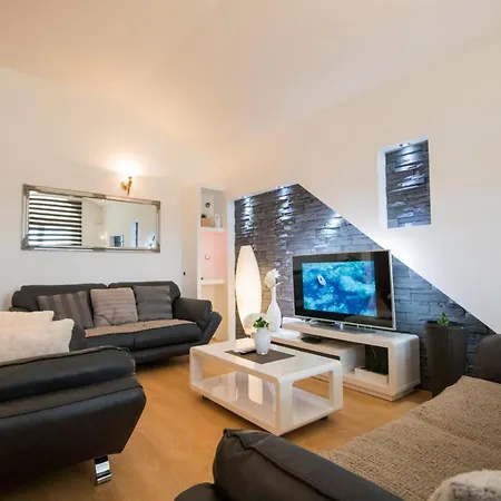 Mia 2 - Six Bedroom With Private Pool Vila Krivodol