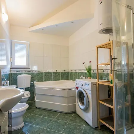 빌라 Mia 2 - Six Bedroom With Private Pool