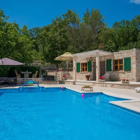 Mia 2 - Six Bedroom With Private Pool 빌라 *