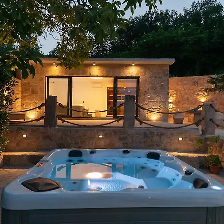 빌라 Mia 2 - Six Bedroom With Private Pool *