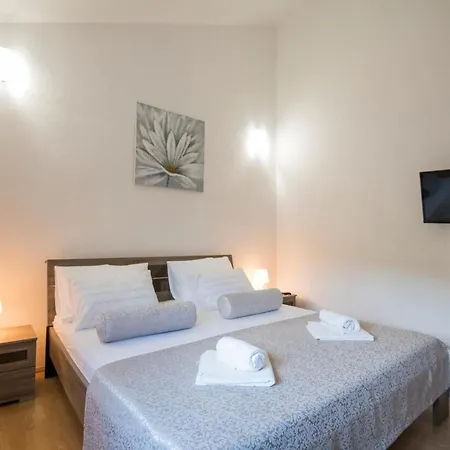Mia 2 - Six Bedroom With Private Pool * Krivodol