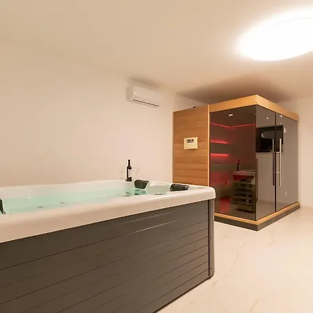 빌라 Mia 2 - Six Bedroom With Private Pool *